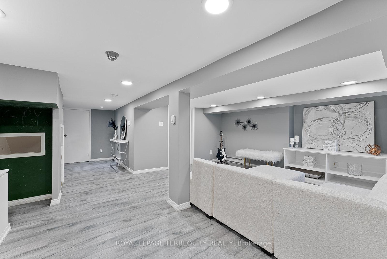 Photo 41 of 7 Roe Avenue, Toronto, Lawrence Park North — HOMEH