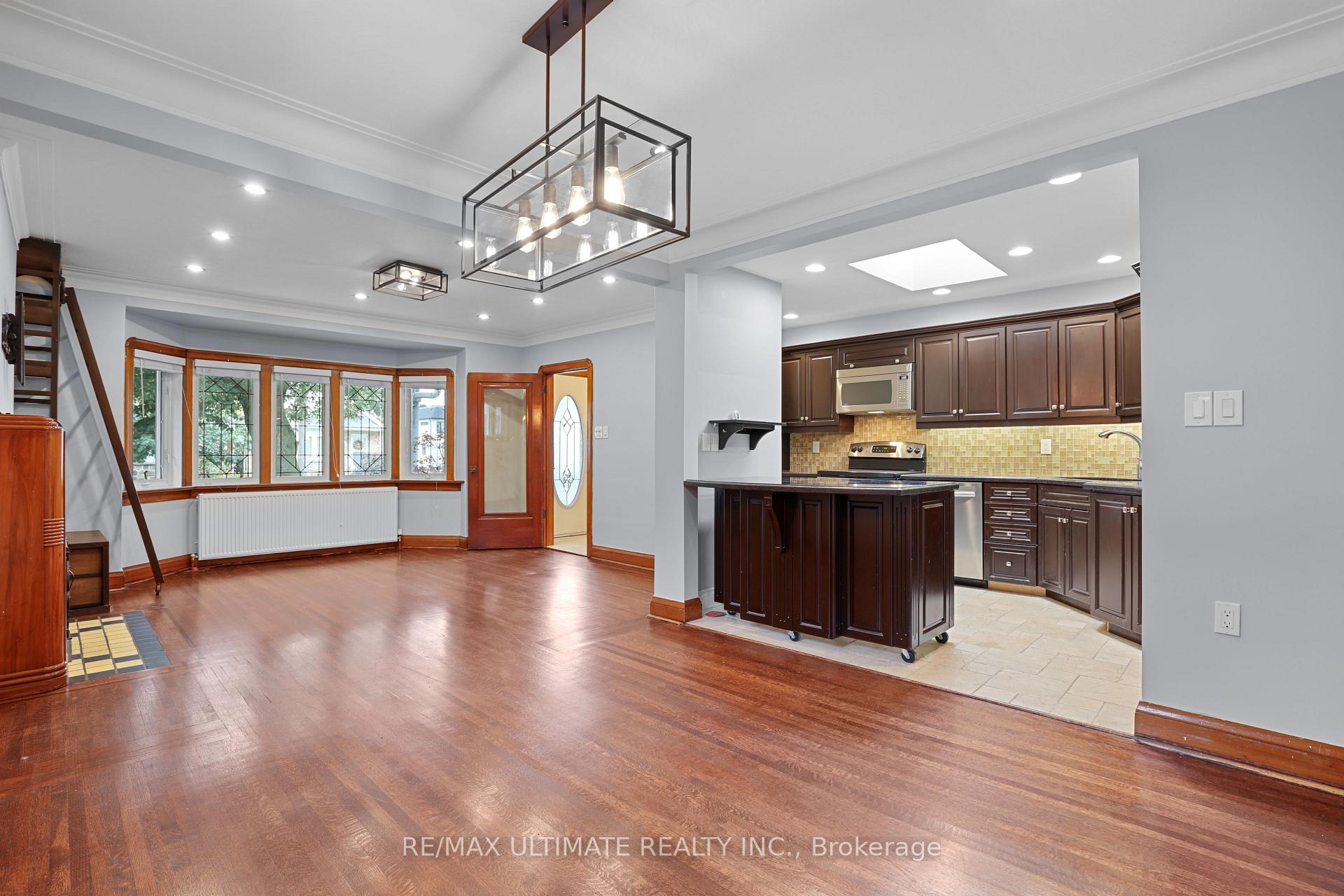 Photo 4 of 25 Fairside Avenue, Toronto, Danforth Village-East York — HOMEH