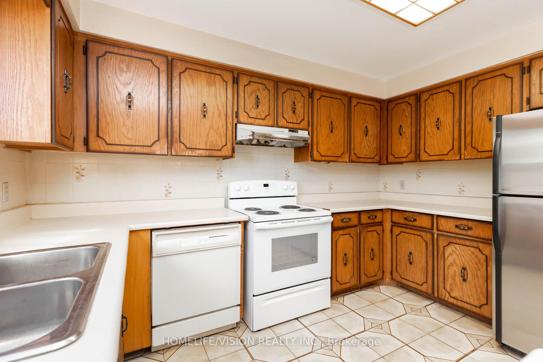 Photo 15 of 3 Kenfin Avenue, Scarborough, L'Amoreaux — HOMEH