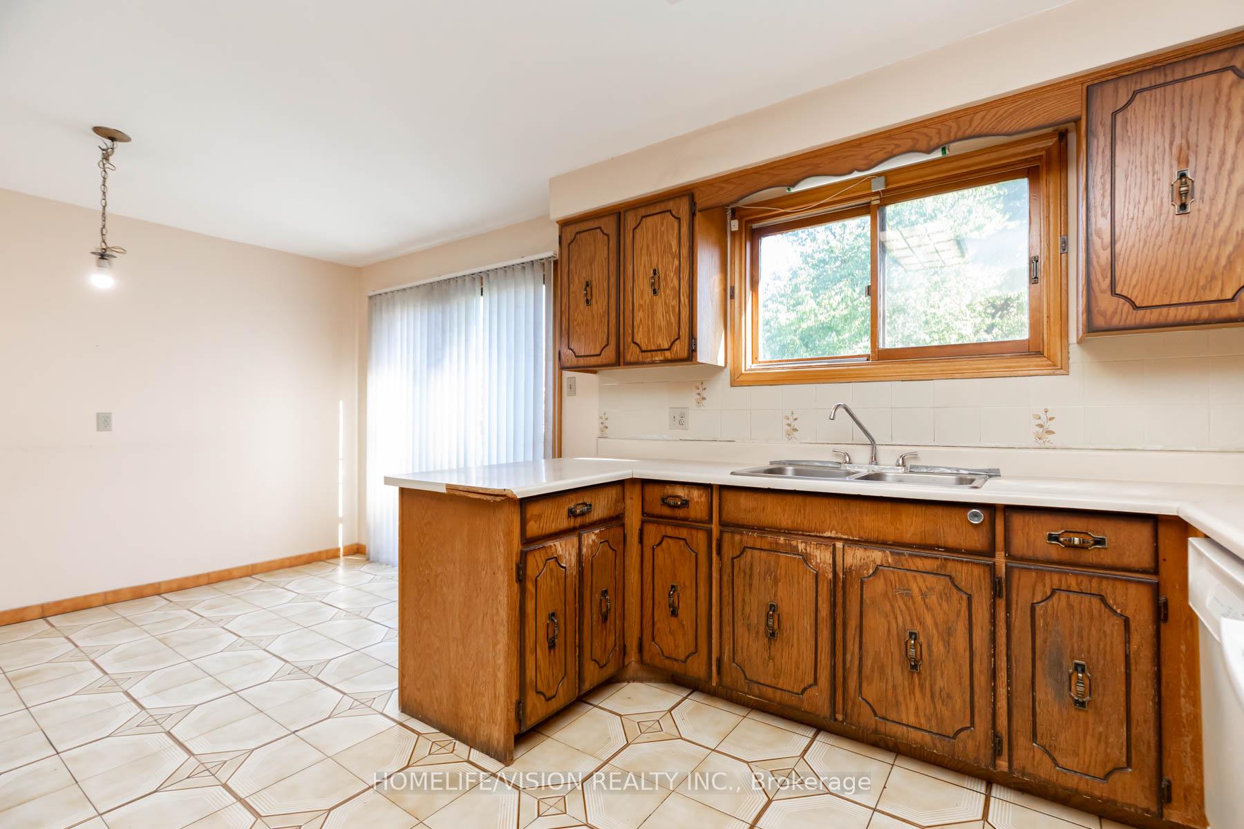 Photo 16 of 3 Kenfin Avenue, Scarborough, L'Amoreaux — HOMEH