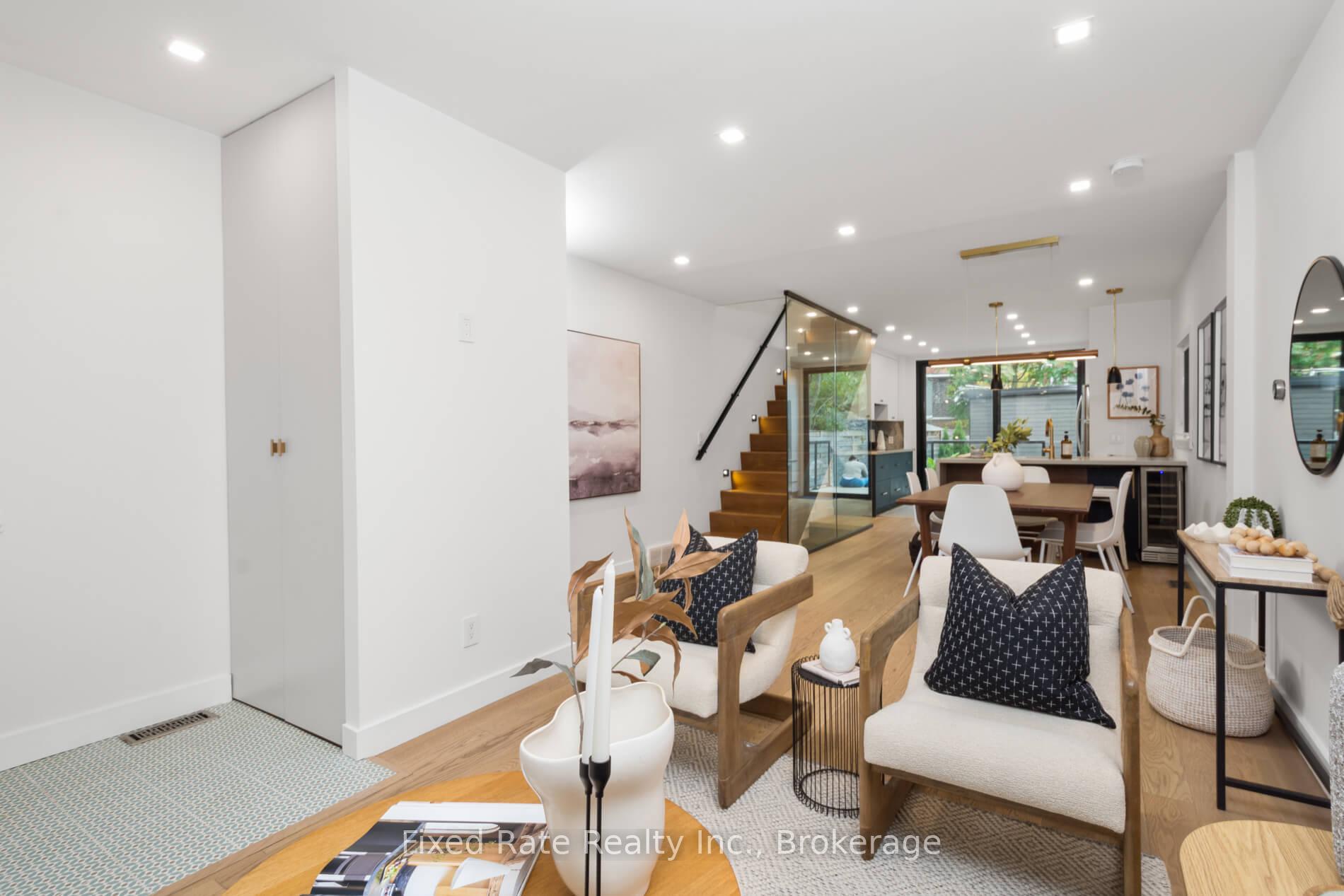 Photo 10 of 13 Larchmount Avenue, Toronto, South Riverdale — HOMEH