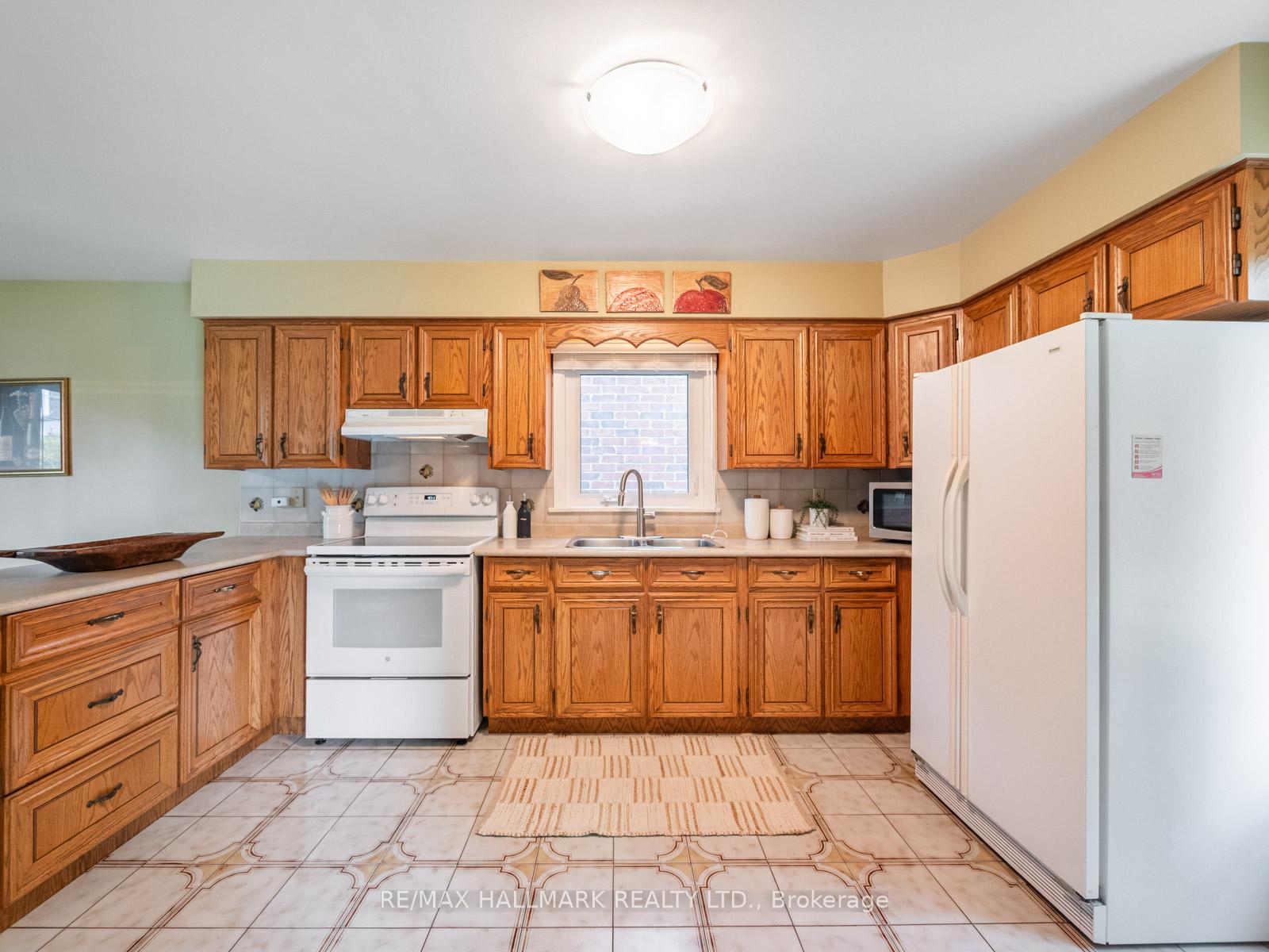 Photo 9 of 139 Floyd Avenue, Toronto, Broadview North — HOMEH