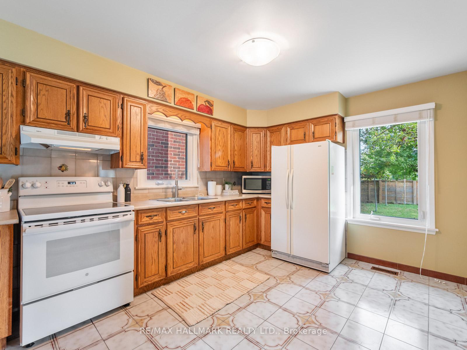 Photo 11 of 139 Floyd Avenue, Toronto, Broadview North — HOMEH