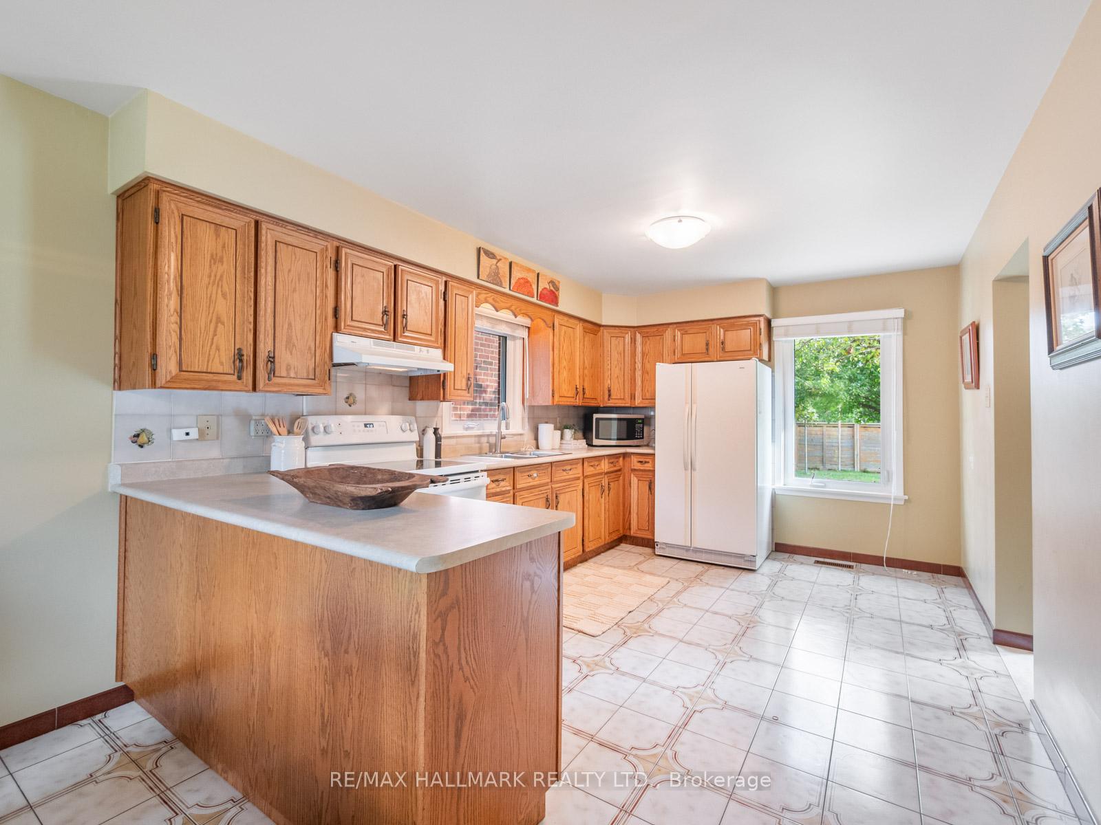 Photo 12 of 139 Floyd Avenue, Toronto, Broadview North — HOMEH