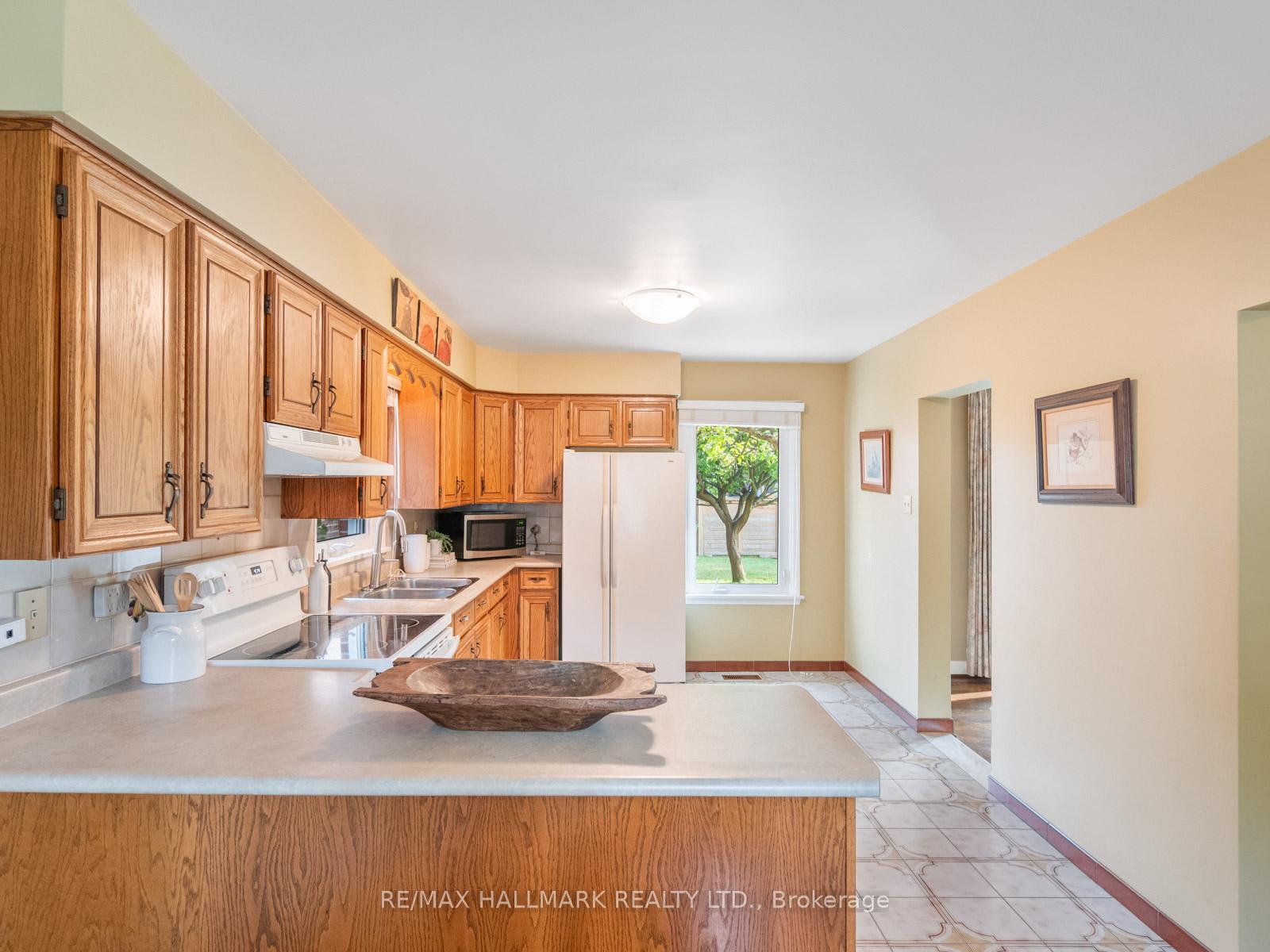 Photo 13 of 139 Floyd Avenue, Toronto, Broadview North — HOMEH