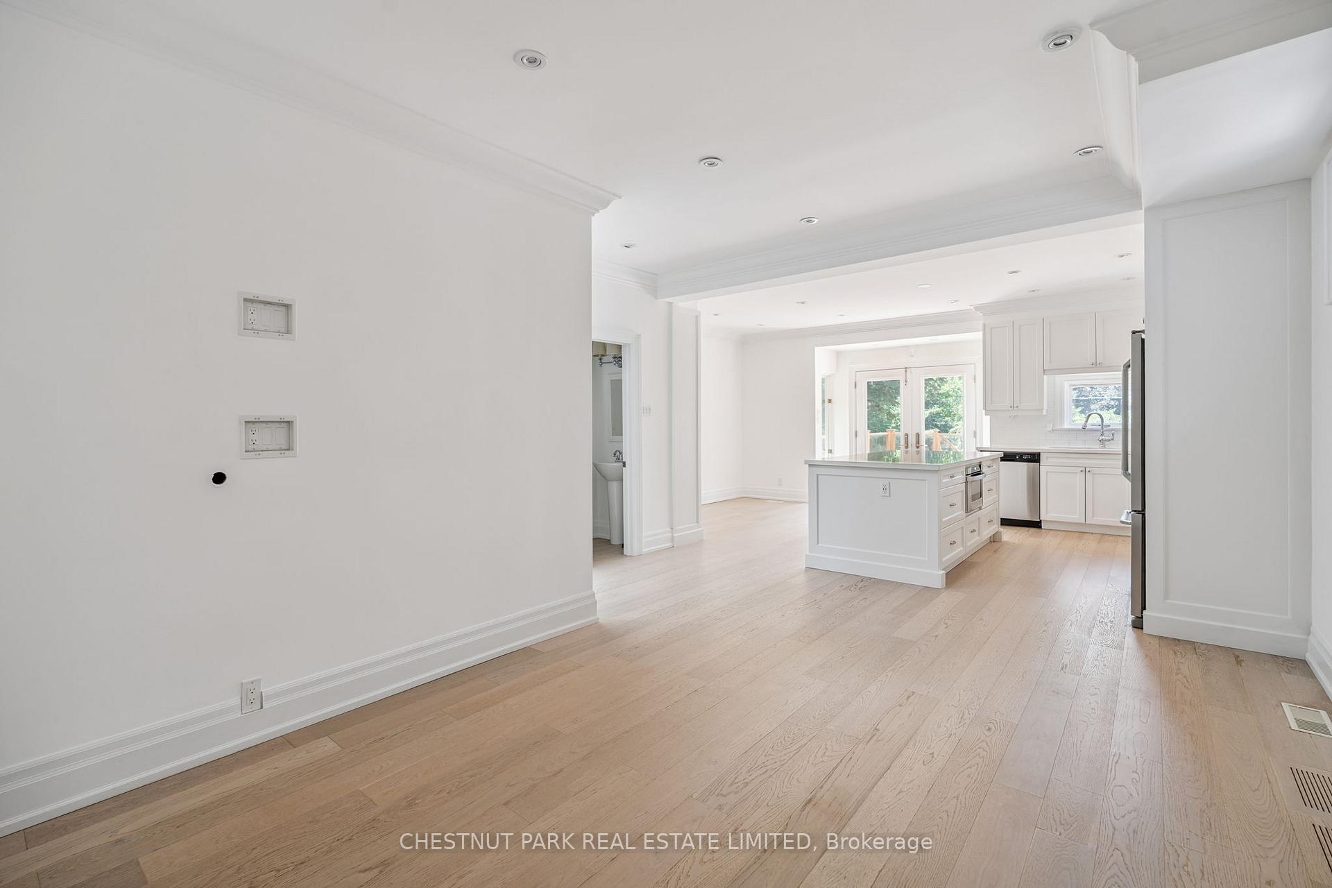 Photo 8 of 439 Melrose Avenue, Toronto, Bedford Park-Nortown — HOMEH