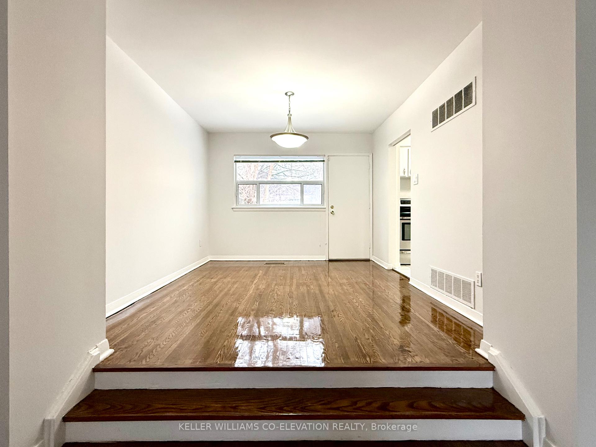 Photo 4 of 236 Balliol Street, Toronto, Mount Pleasant West — HOMEH