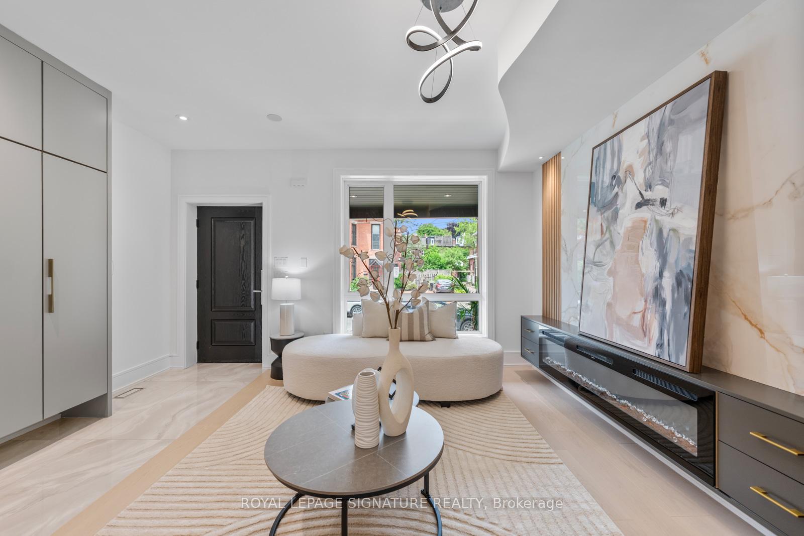 Photo 4 of 11 Victor Avenue, Toronto, North Riverdale — HOMEH