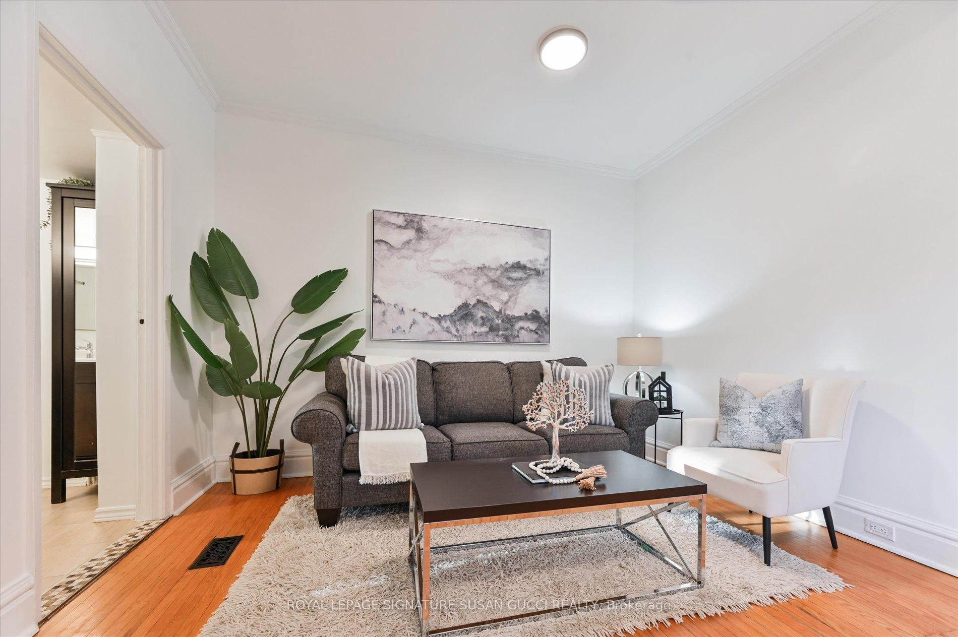 Photo 8 of 152 Drayton Avenue, Toronto, Woodbine Corridor — HOMEH