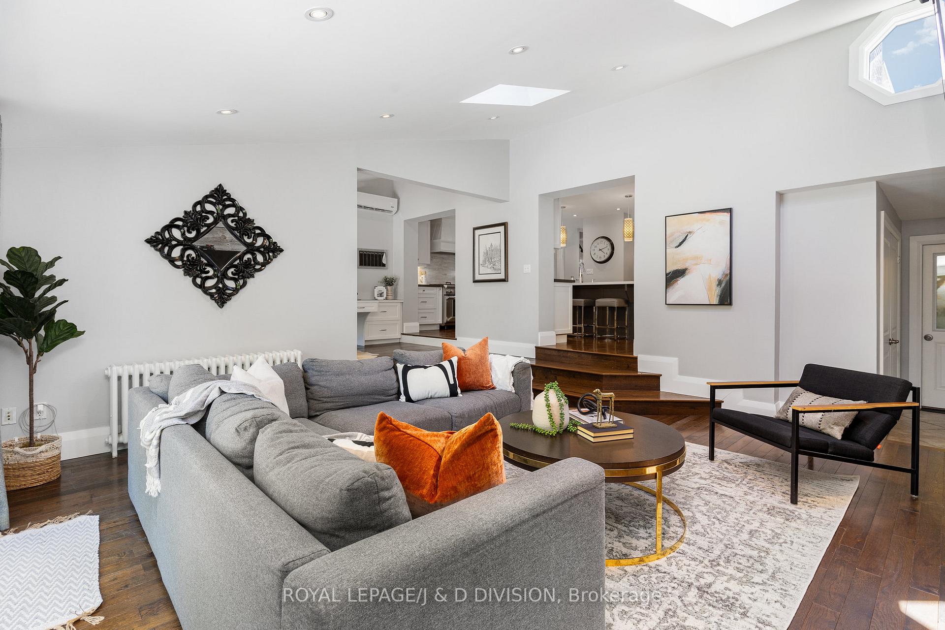 Photo 15 of 57 Belgrave Avenue, Toronto, Bedford Park-Nortown — HOMEH