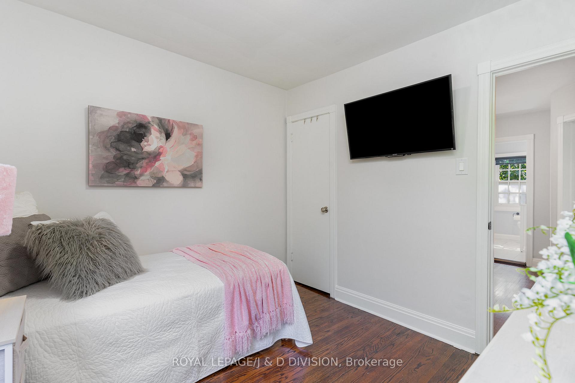 Photo 16 of 57 Belgrave Avenue, Toronto, Bedford Park-Nortown — HOMEH