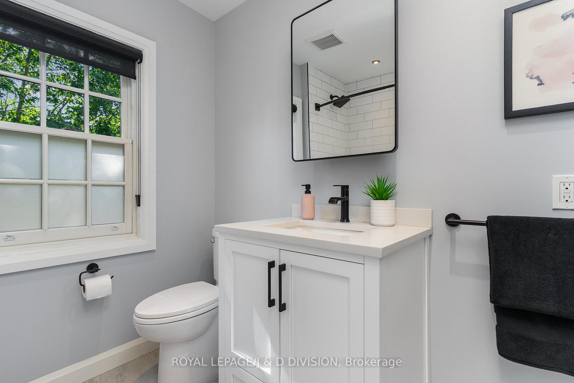 Photo 19 of 57 Belgrave Avenue, Toronto, Bedford Park-Nortown — HOMEH