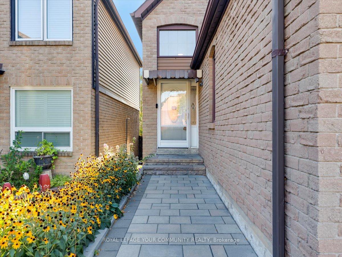 Photo 2 of 56 Ecclesfield Drive, Scarborough, Steeles — HOMEH