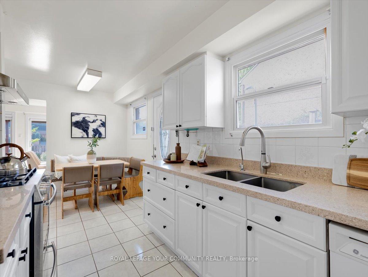 Photo 13 of 56 Ecclesfield Drive, Scarborough, Steeles — HOMEH
