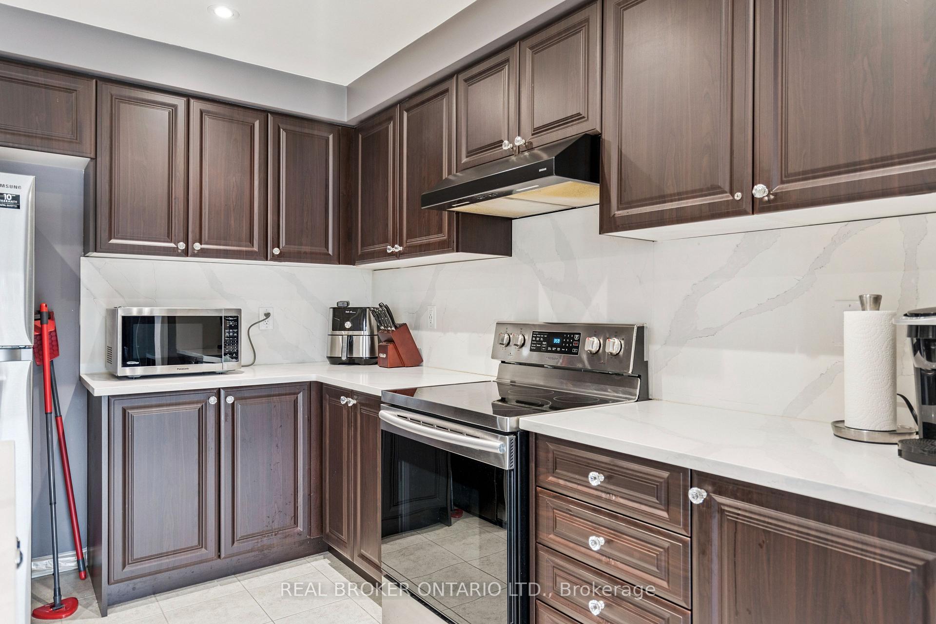 Photo 8 of 14 Legacy Lane, Thorold, Hurricane/Merrittville — HOMEH
