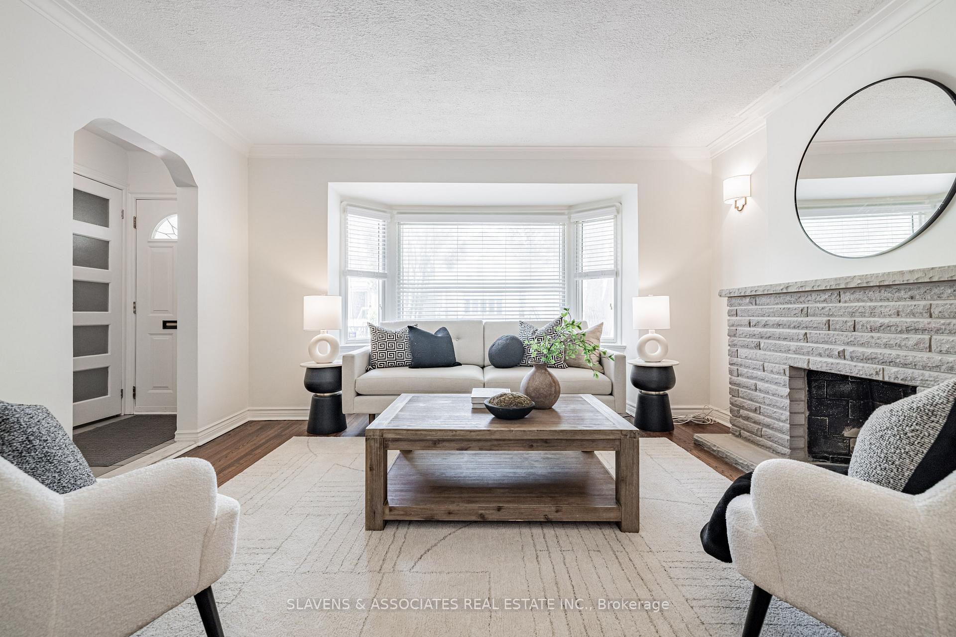 Photo 7 of 523 Glengarry Avenue, Toronto, Bedford Park-Nortown — HOMEH