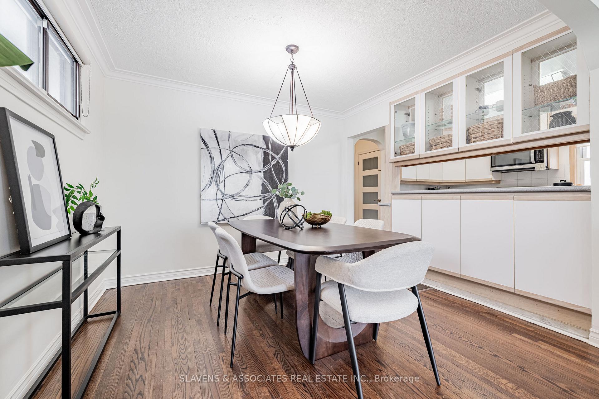 Photo 10 of 523 Glengarry Avenue, Toronto, Bedford Park-Nortown — HOMEH