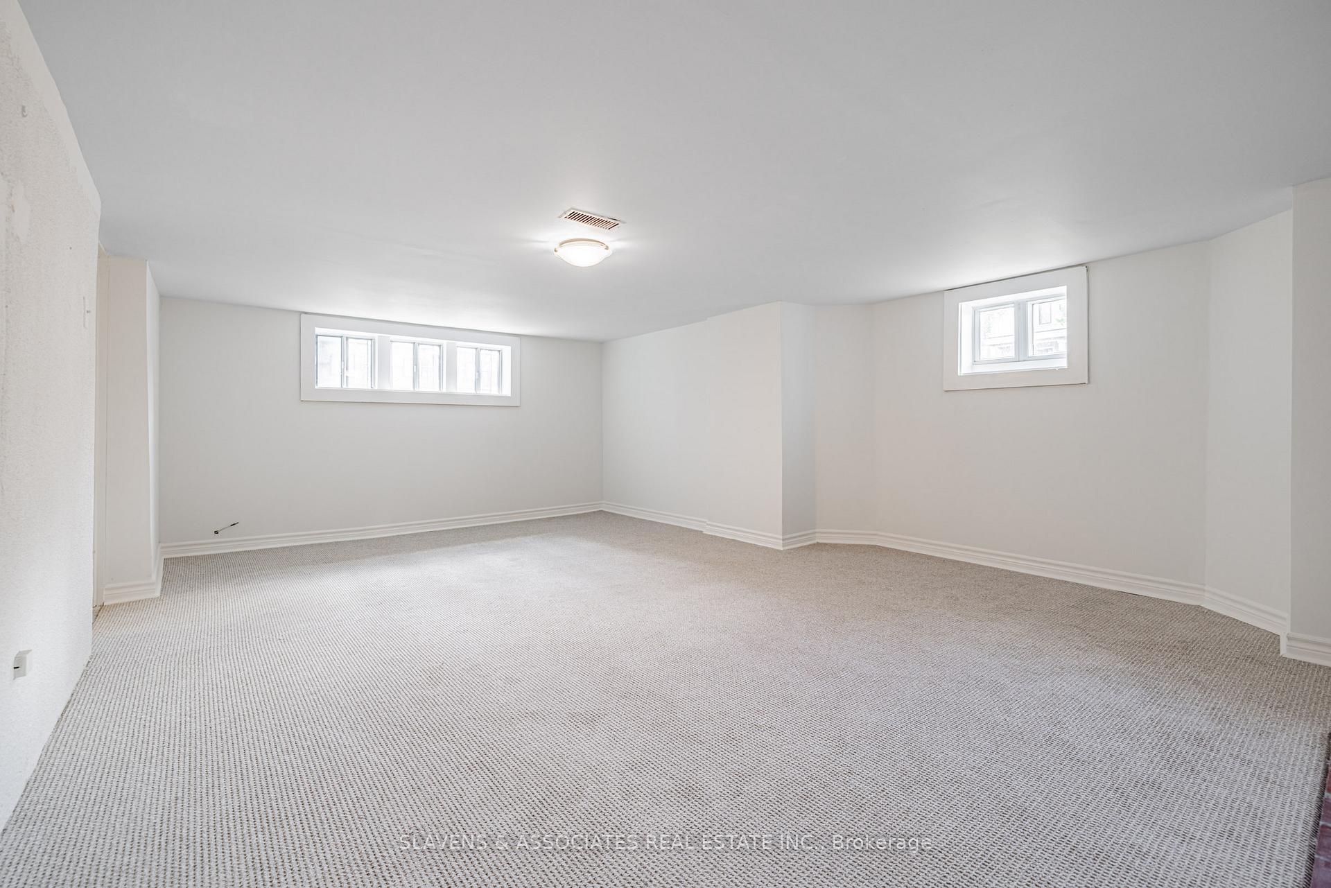 Photo 23 of 523 Glengarry Avenue, Toronto, Bedford Park-Nortown — HOMEH
