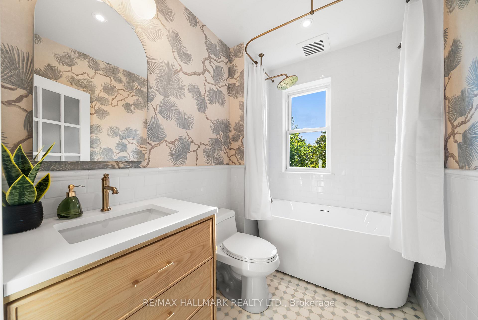 Photo 23 of 106 Malvern Avenue, Toronto, East End-Danforth — HOMEH