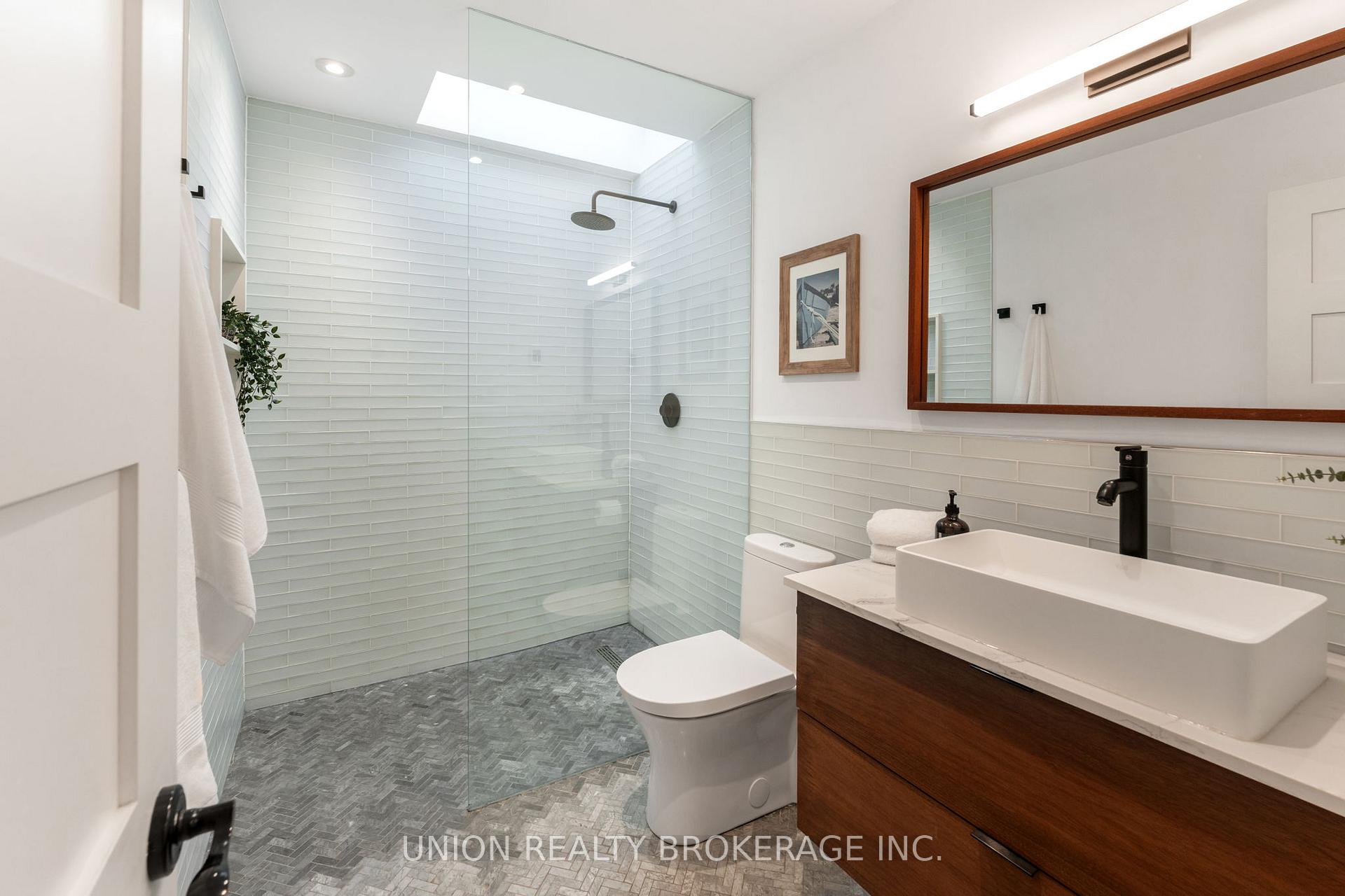 Photo 18 of 36 Hunter Street, Toronto, Blake-Jones — HOMEH