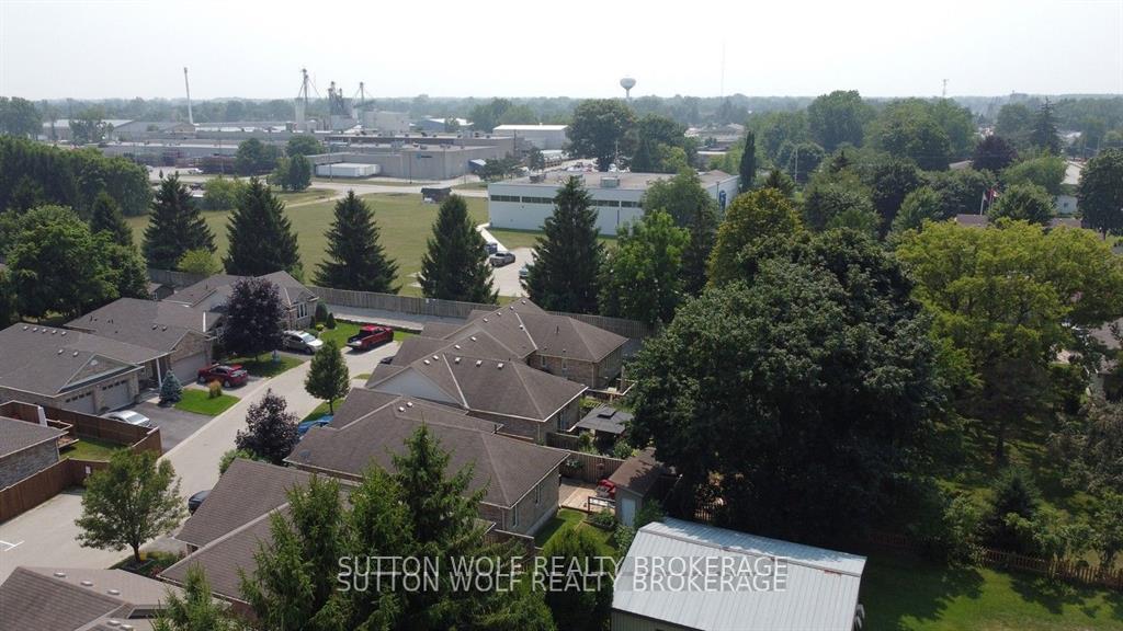 Photo 8 of Unit 42, 375 Scott Street E, Strathroy-Caradoc, SE — HOMEH
