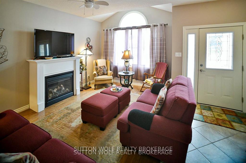 Photo 12 of Unit 42, 375 Scott Street E, Strathroy-Caradoc, SE — HOMEH