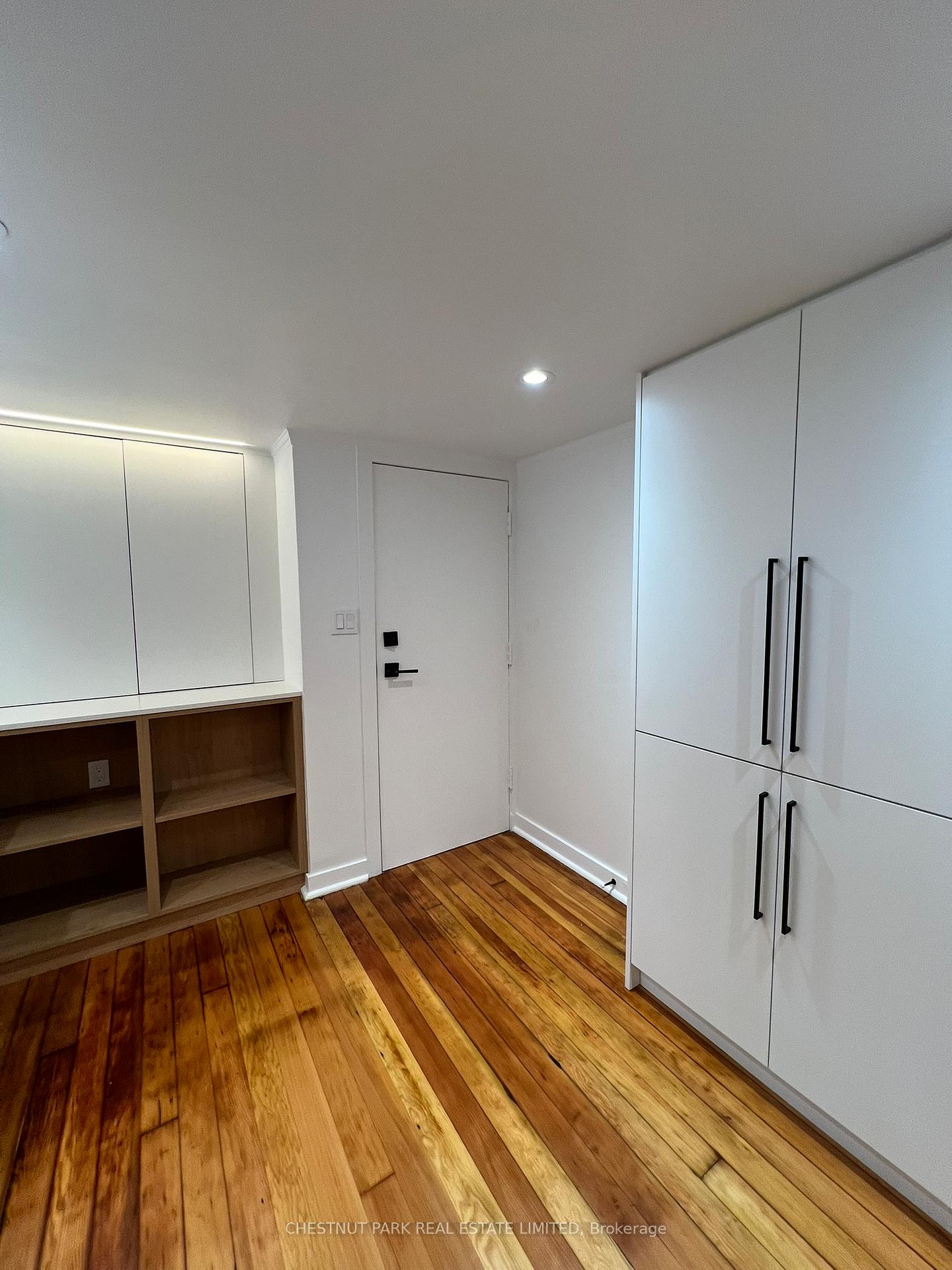 Photo 2 of Unit 1B, 18 Servington Crescent, Toronto, Mount Pleasant West — HOMEH