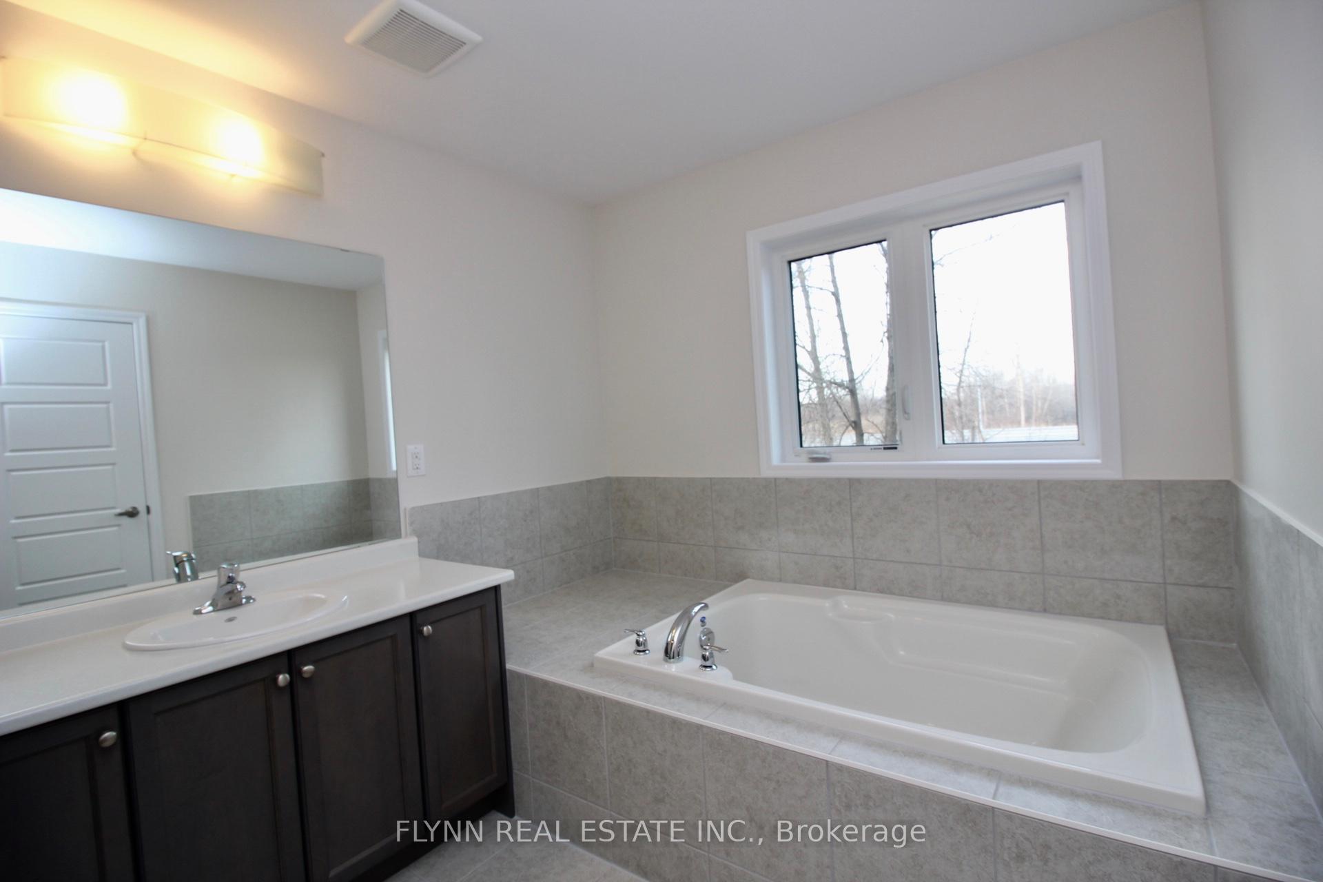 Photo 28 of 134 Esther Crescent, Thorold, Hurricane/Merrittville — HOMEH