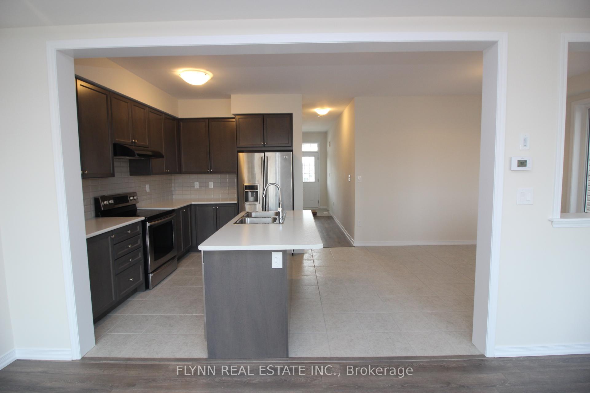 Photo 3 of 134 Esther Crescent, Thorold, Hurricane/Merrittville — HOMEH