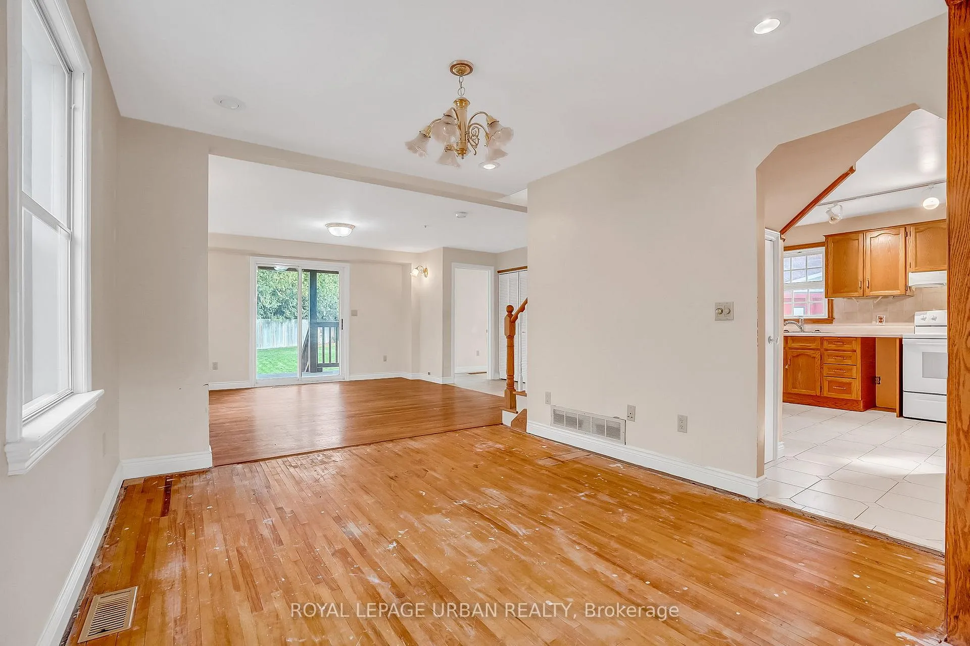 Photo 8 of 55 Merritt Road, Toronto, O'Connor-Parkview — HOMEH