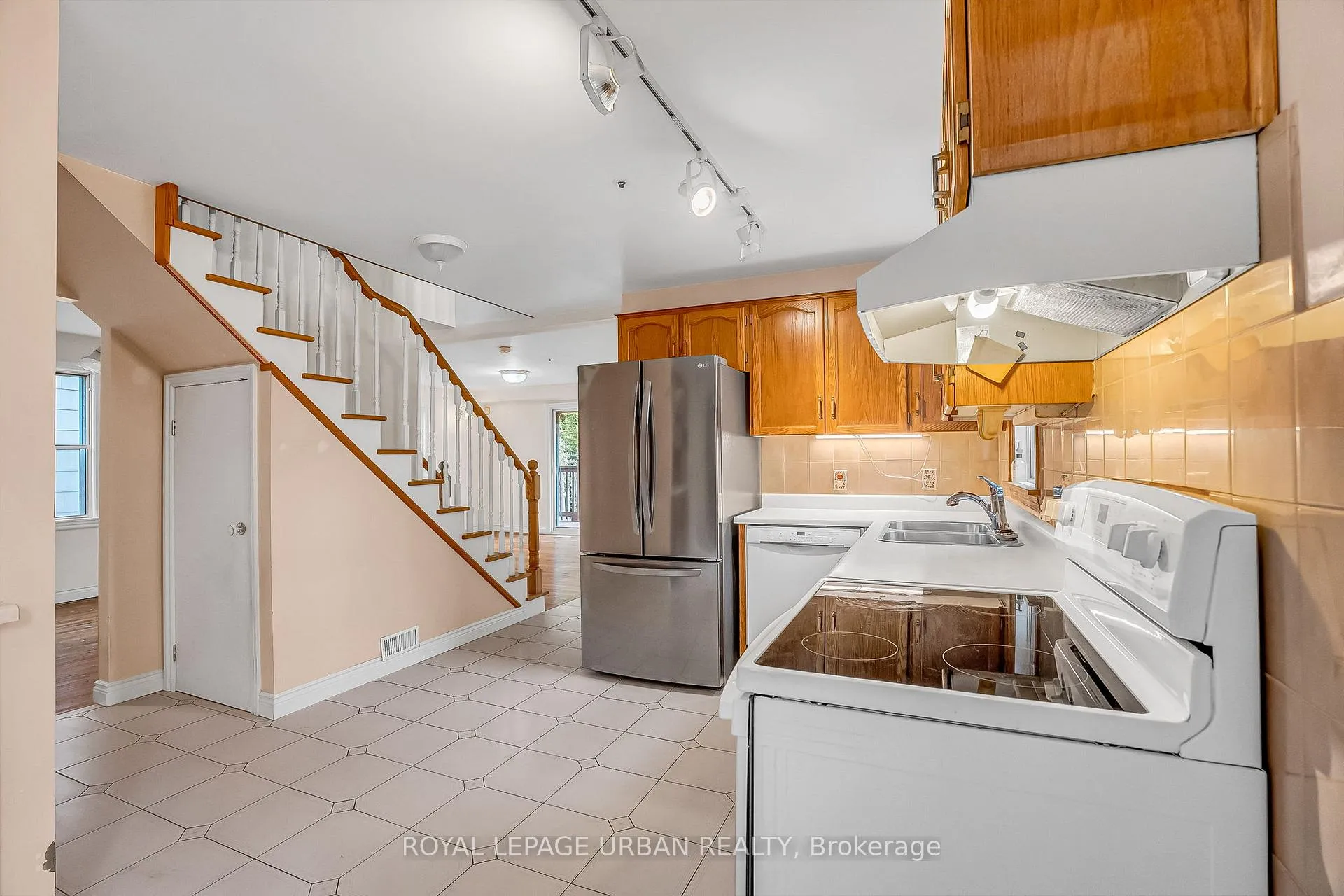 Photo 15 of 55 Merritt Road, Toronto, O'Connor-Parkview — HOMEH