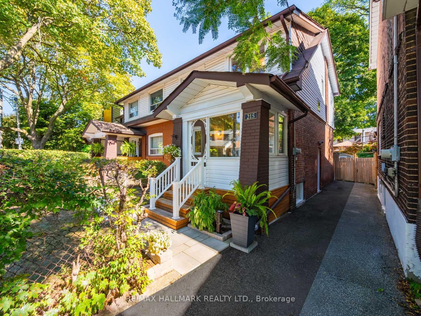 Photo 2 of 215 Golfview Avenue, Toronto, East End-Danforth — HOMEH