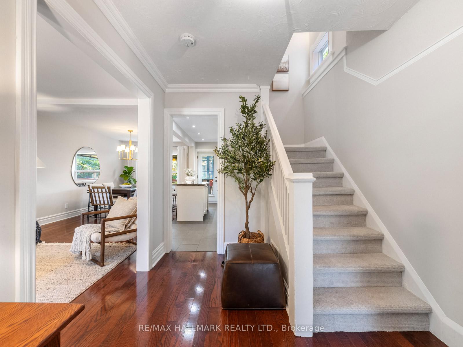 Photo 5 of 215 Golfview Avenue, Toronto, East End-Danforth — HOMEH