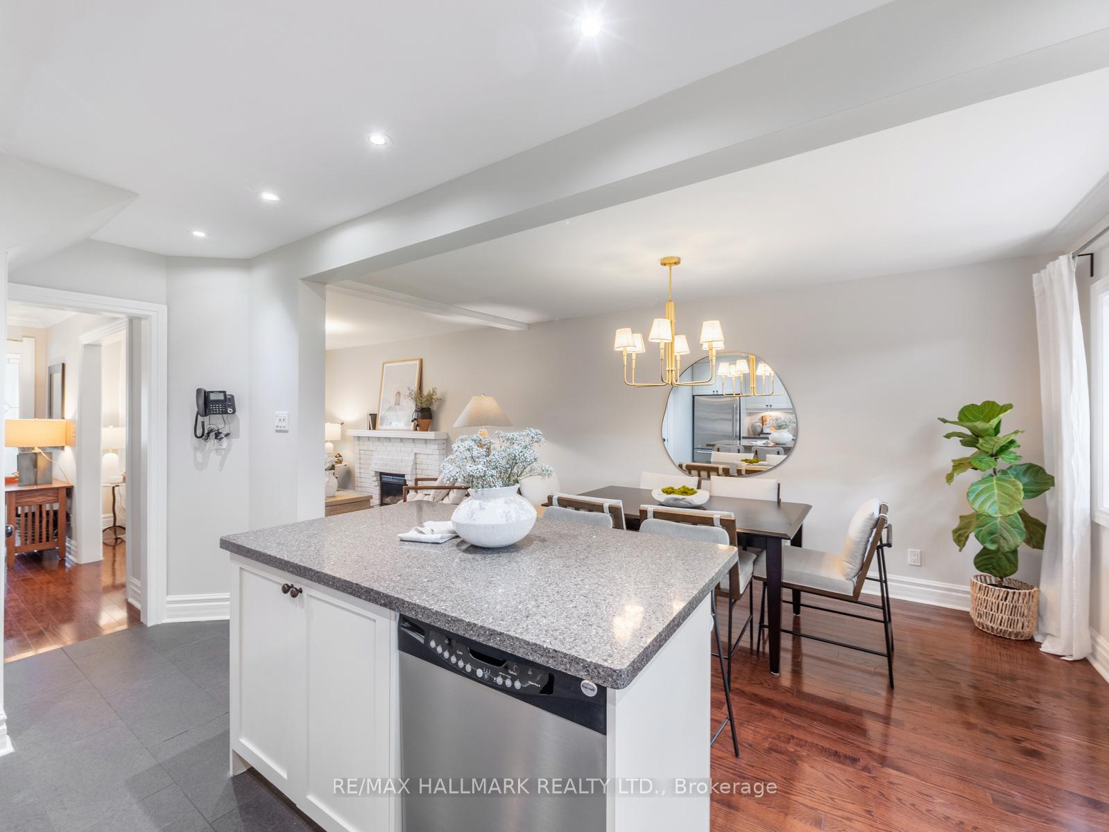 Photo 9 of 215 Golfview Avenue, Toronto, East End-Danforth — HOMEH