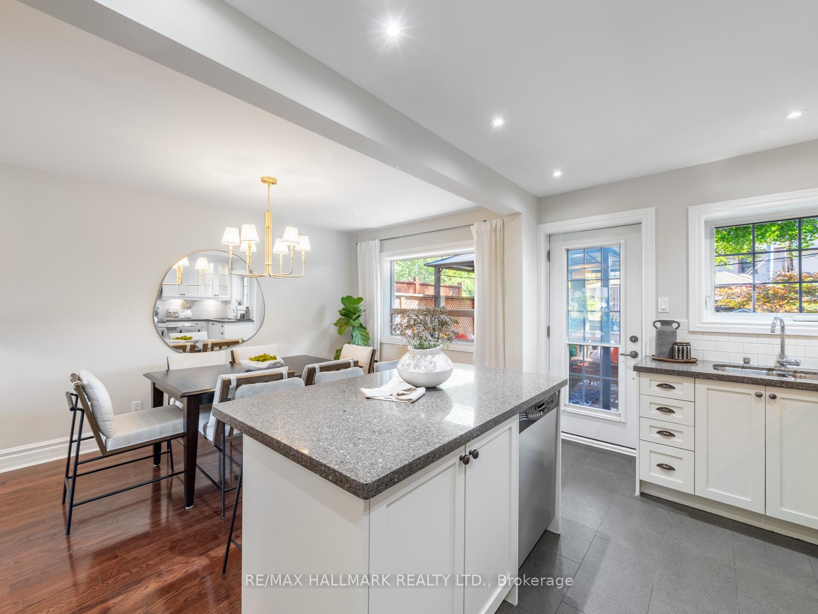 Photo 11 of 215 Golfview Avenue, Toronto, East End-Danforth — HOMEH