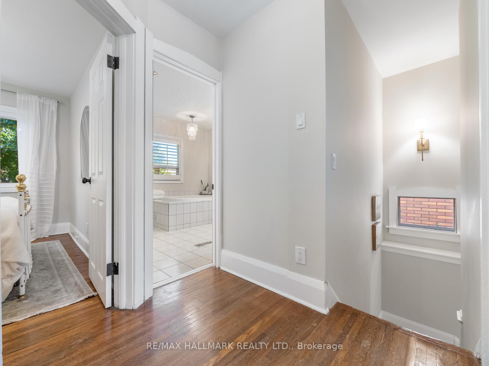 Photo 16 of 215 Golfview Avenue, Toronto, East End-Danforth — HOMEH