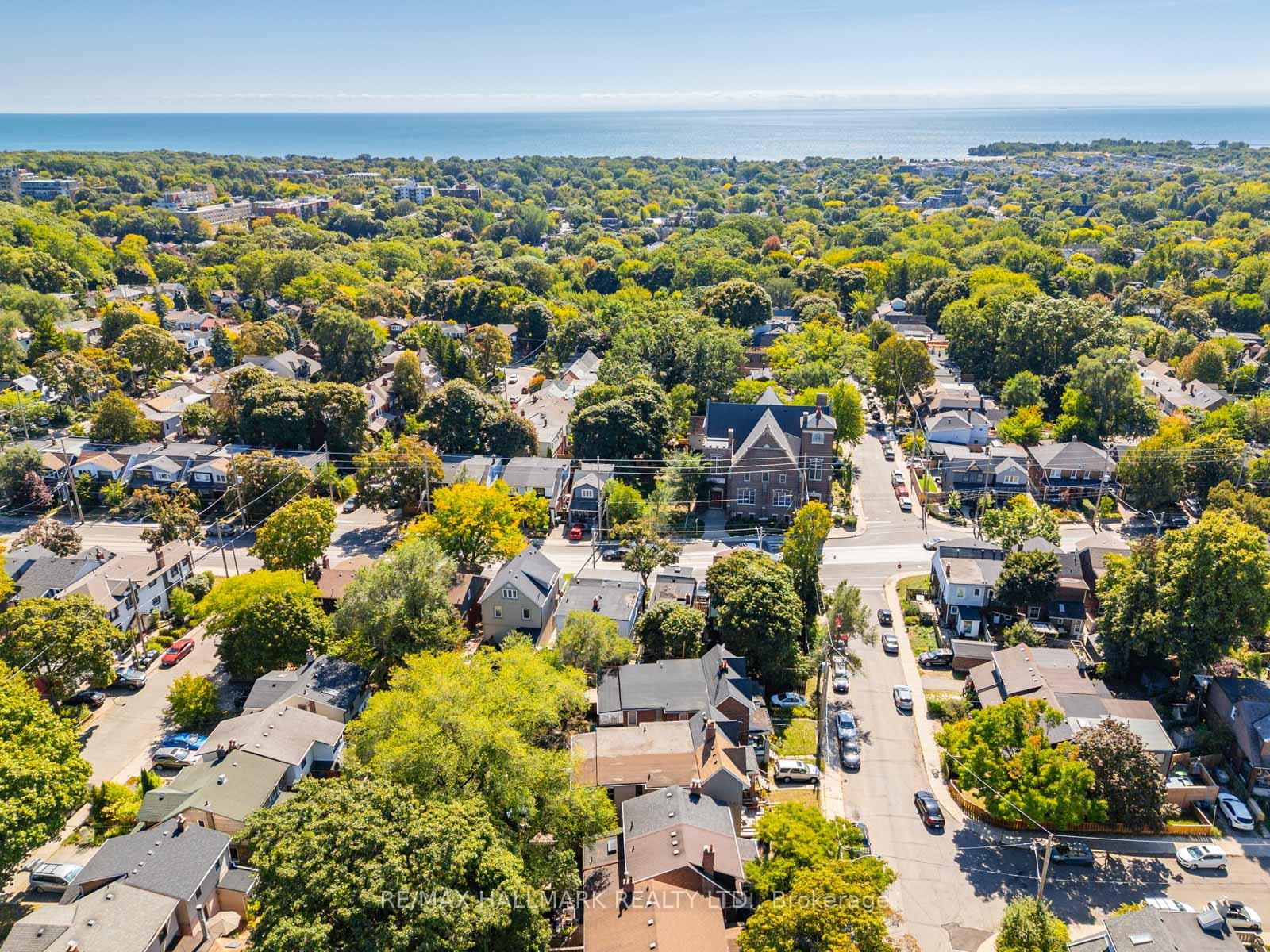 Photo 35 of 215 Golfview Avenue, Toronto, East End-Danforth — HOMEH