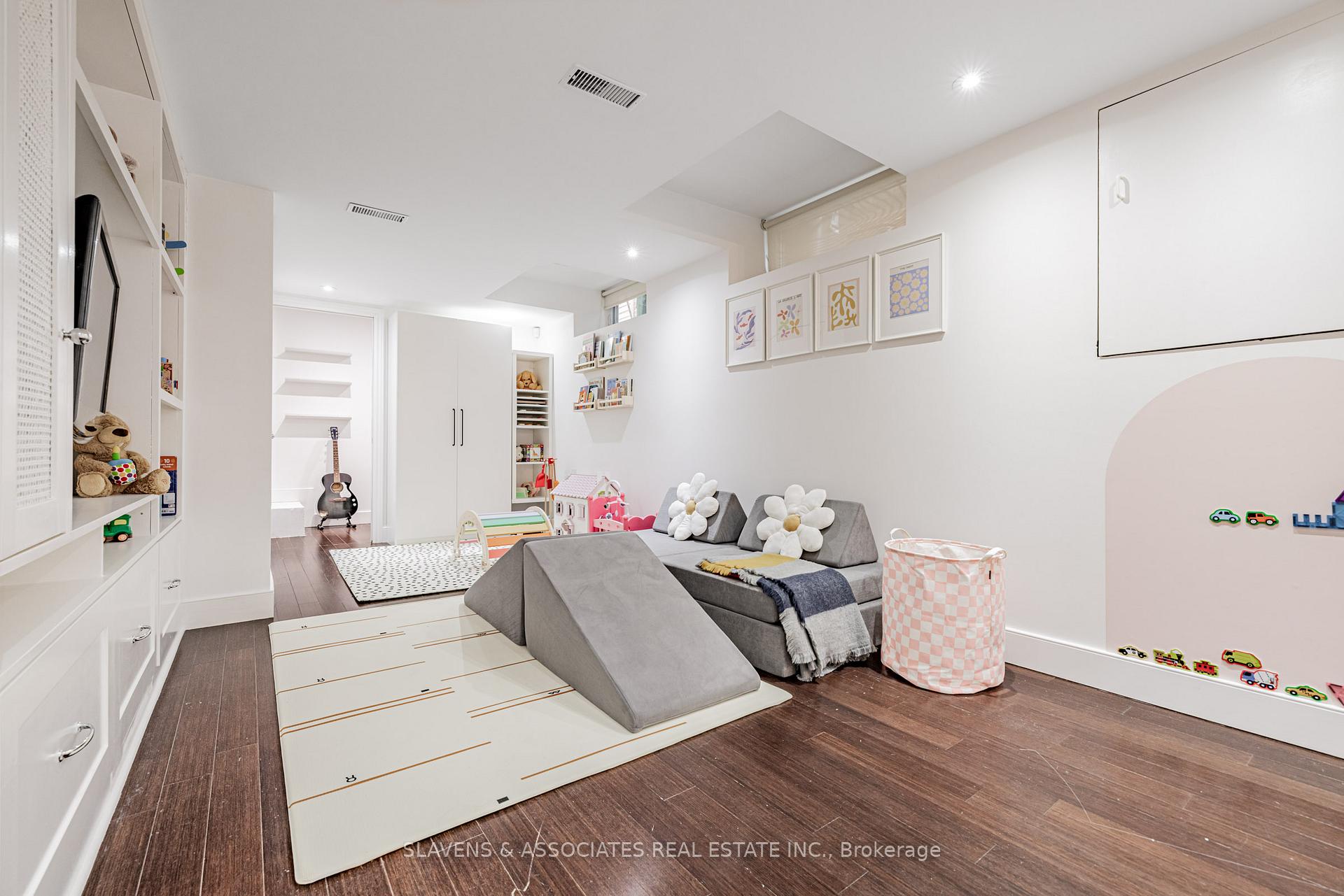Photo 23 of 188 Fairlawn Avenue, Toronto, Lawrence Park North — HOMEH