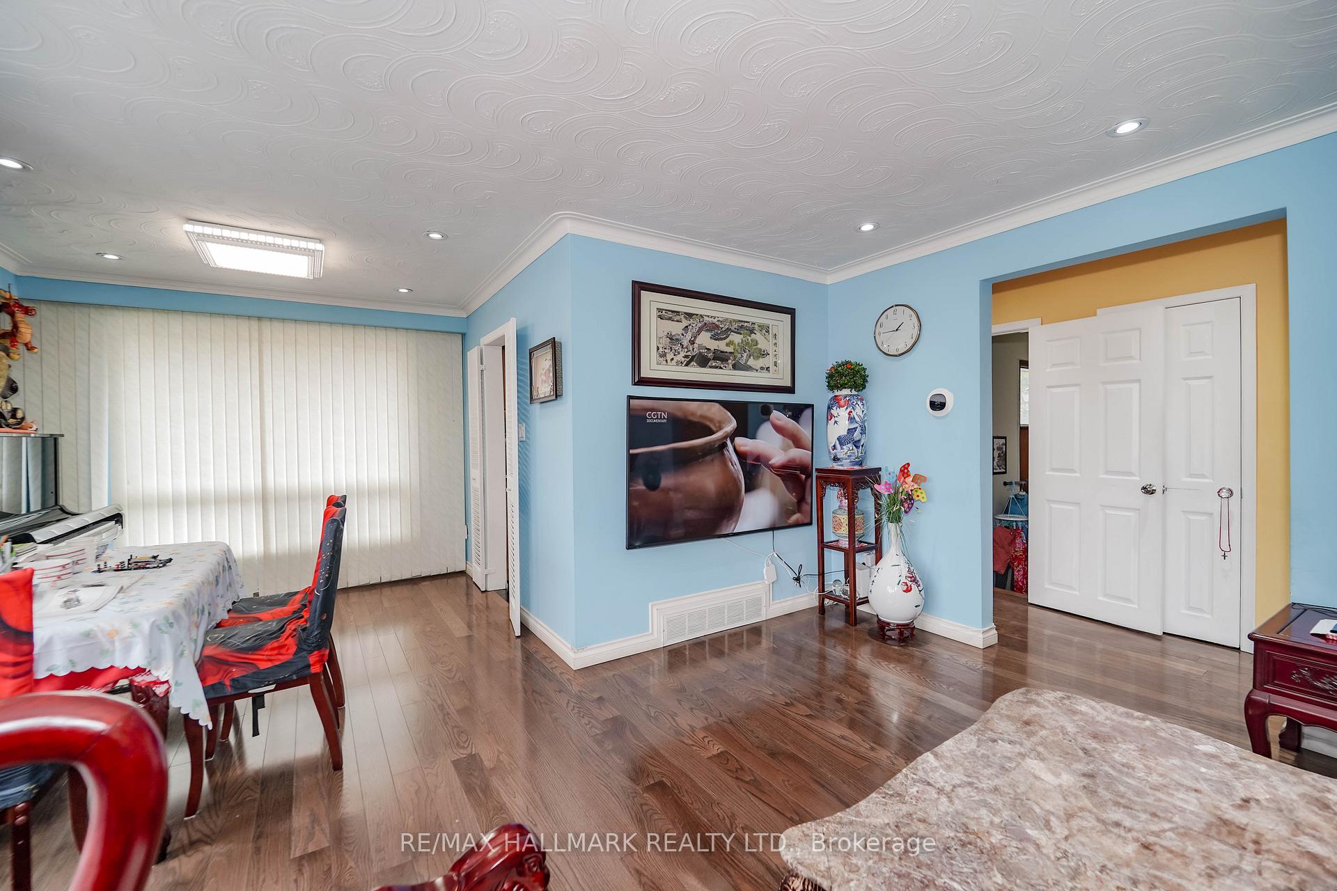 Photo 3 of 16 Araman Drive, Scarborough, Tam O'Shanter-Sullivan — HOMEH
