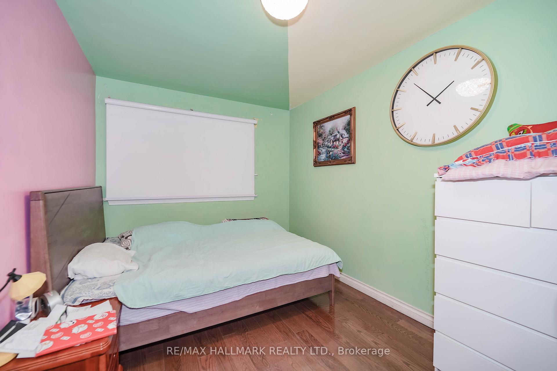 Photo 11 of 16 Araman Drive, Scarborough, Tam O'Shanter-Sullivan — HOMEH