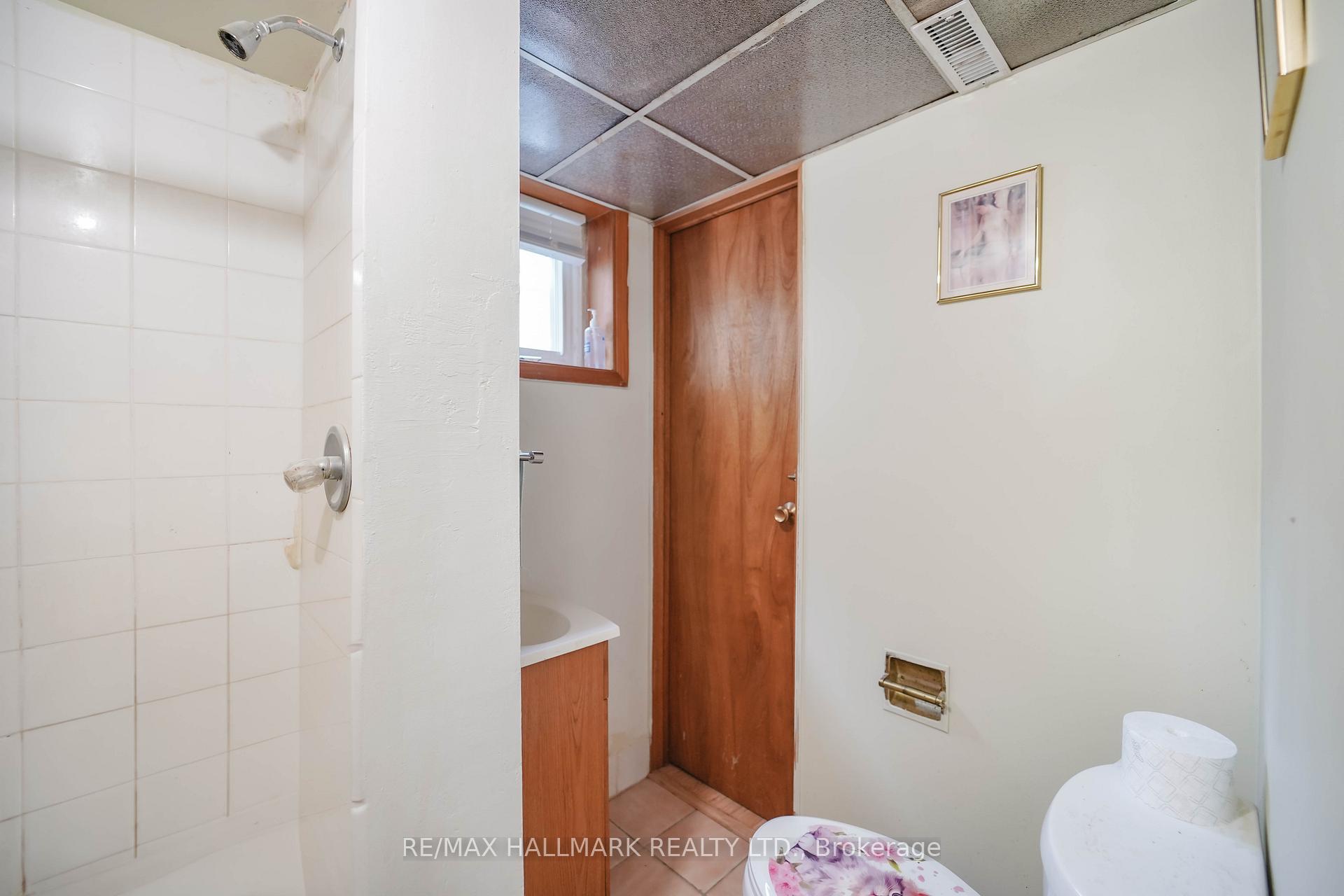 Photo 15 of 16 Araman Drive, Scarborough, Tam O'Shanter-Sullivan — HOMEH