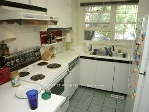 Photo 4 of 11 Quarry Court, Toronto, Greenwood-Coxwell — HOMEH