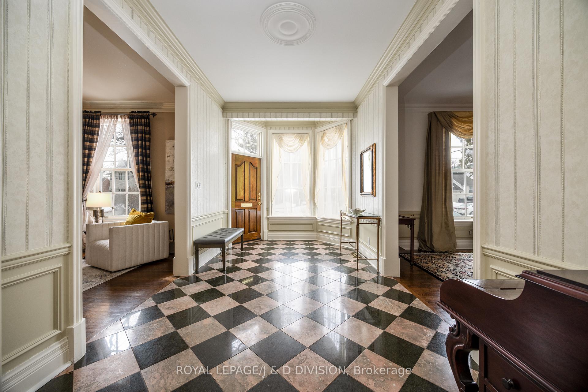 Photo 2 of 85 Joicey Boulevard, Toronto, Bedford Park-Nortown — HOMEH