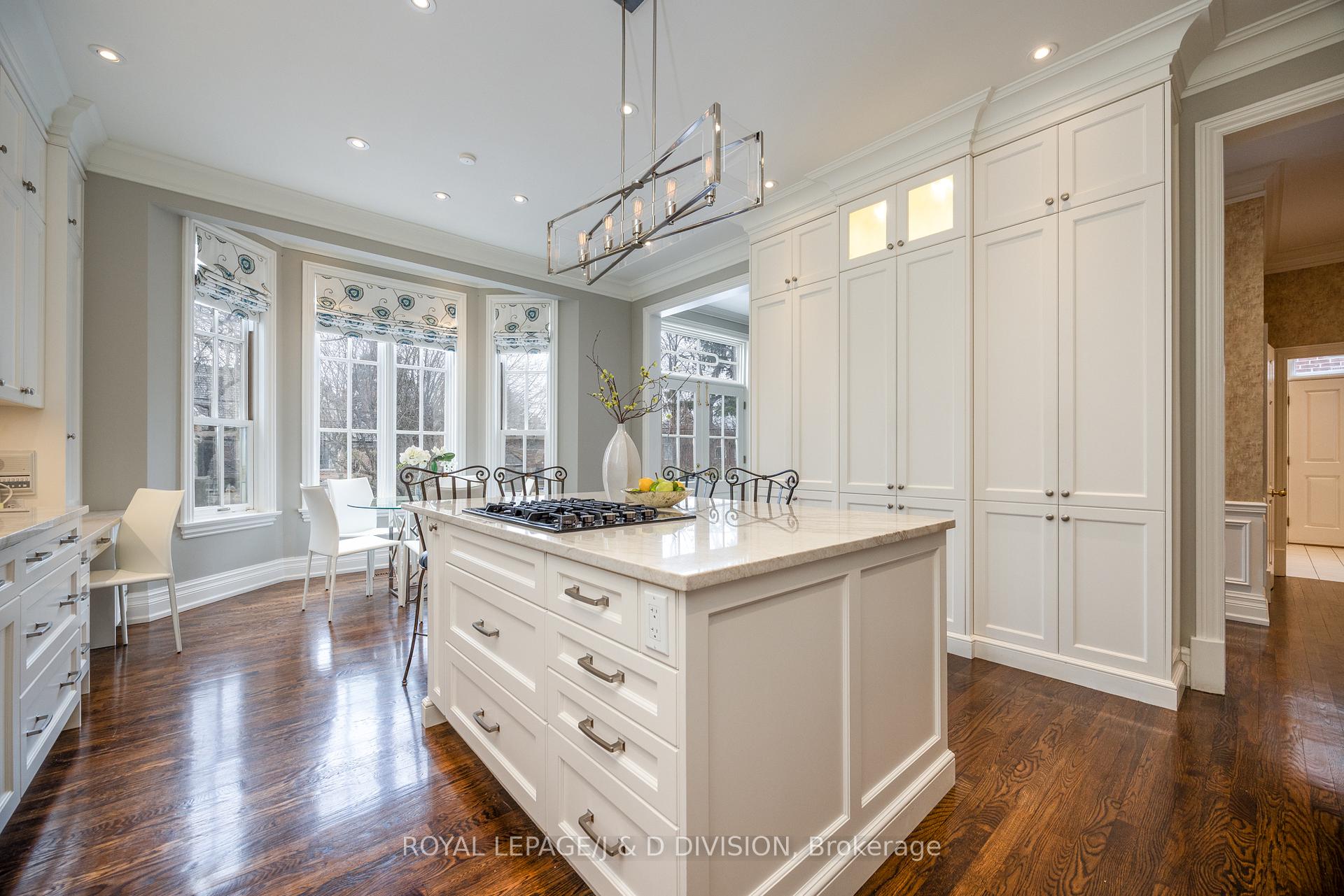 Photo 11 of 85 Joicey Boulevard, Toronto, Bedford Park-Nortown — HOMEH