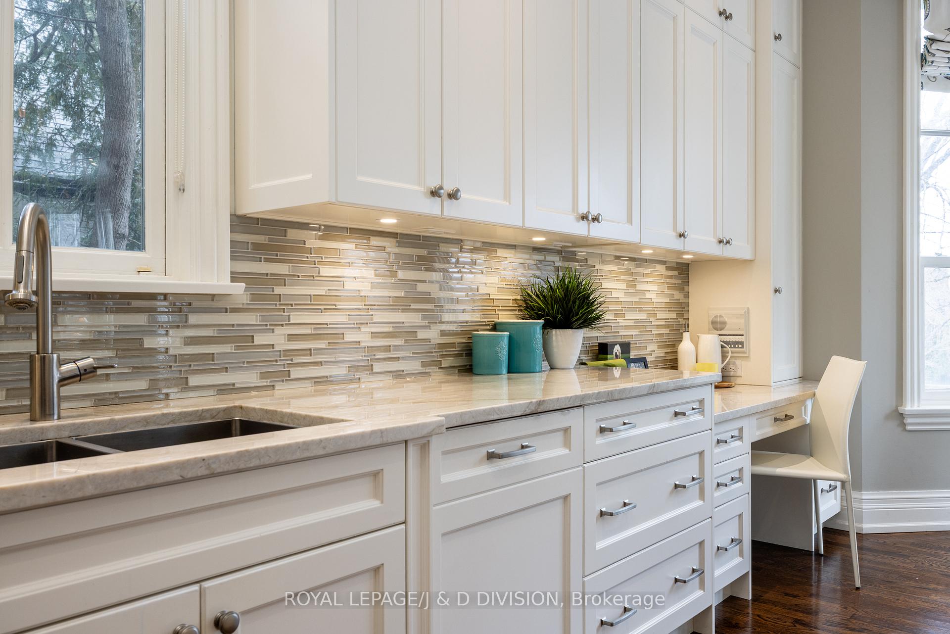 Photo 12 of 85 Joicey Boulevard, Toronto, Bedford Park-Nortown — HOMEH