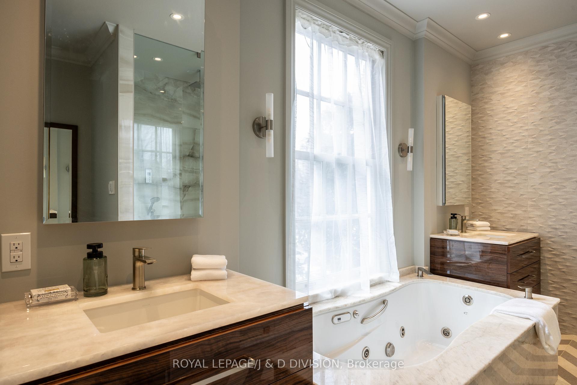 Photo 25 of 85 Joicey Boulevard, Toronto, Bedford Park-Nortown — HOMEH