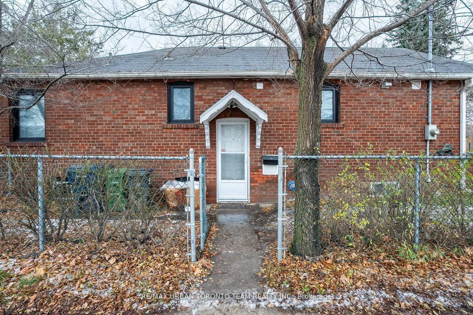 Photo 14 of Unit Lower Level Room A, 1277 Broadview Avenue, Toronto, Broadview North — HOMEH