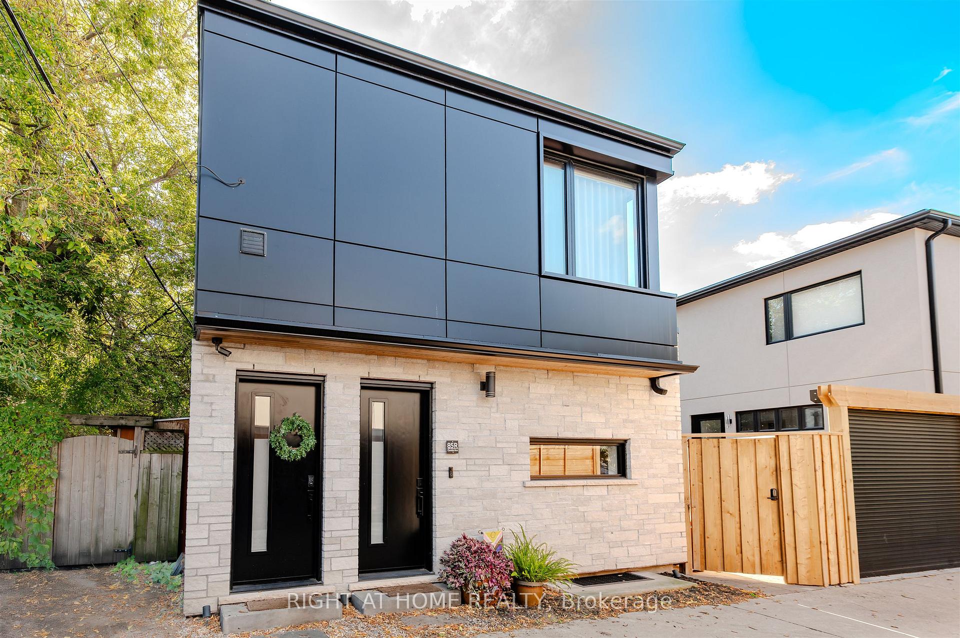 Front of 85R Condor Avenue