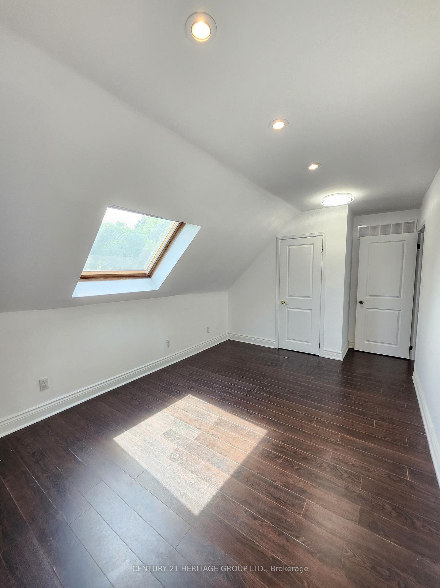 Photo 8 of Unit Top Fl., 1346 Avenue Road, Toronto, Lawrence Park South — HOMEH