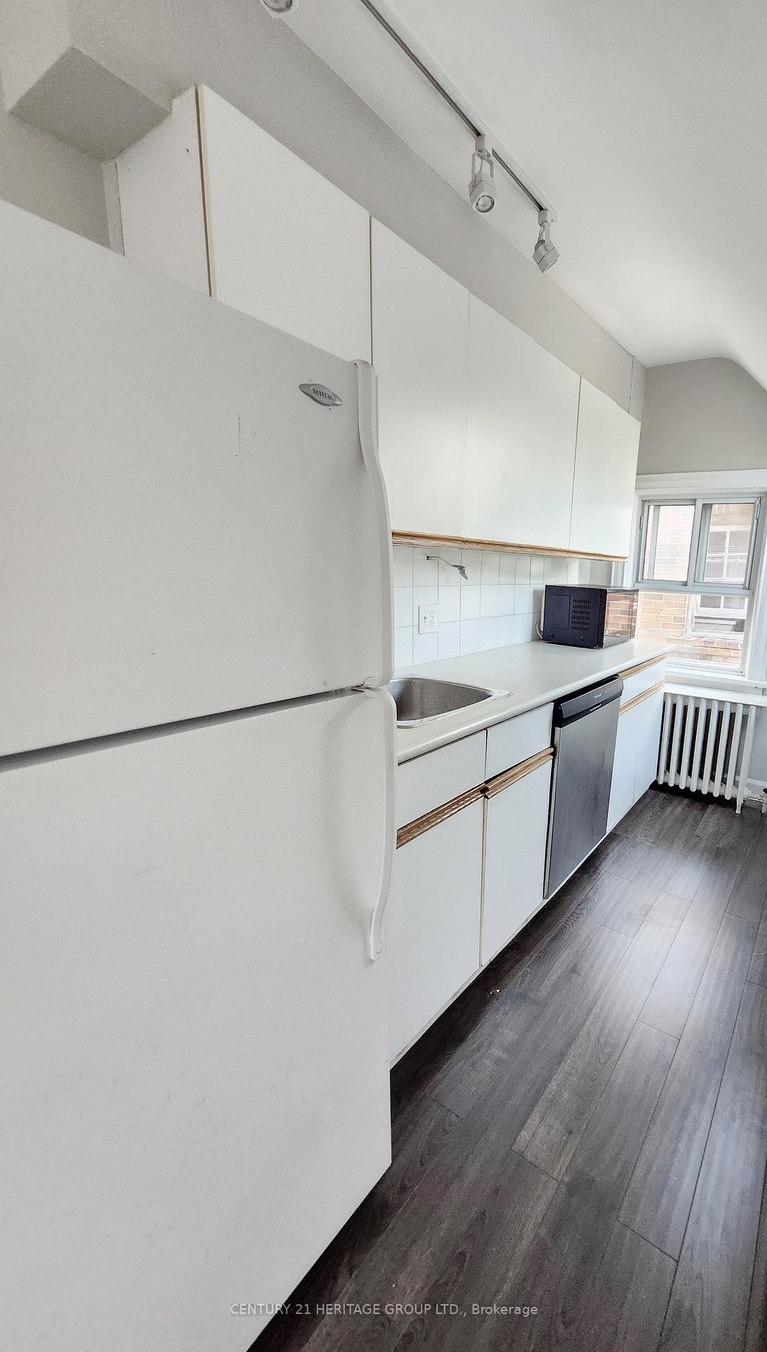 Photo 10 of Unit Top Fl., 1346 Avenue Road, Toronto, Lawrence Park South — HOMEH